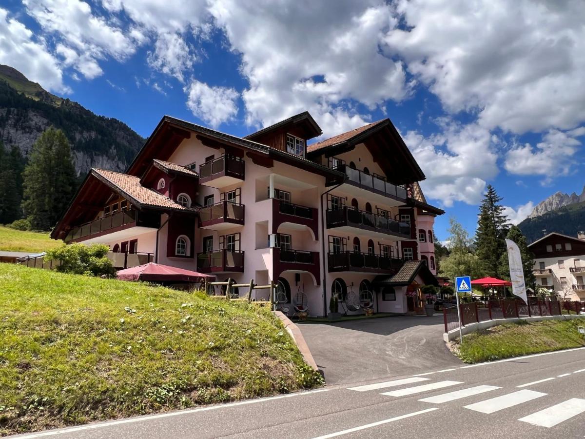Albergo Conturina Alba di Canazei Exterior photo